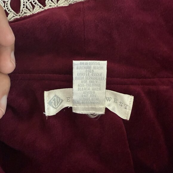 Eileen West Velvet Robe Burgundy Womens Large Embroidered Heirloom Old Money NWT - Picture 6 of 15